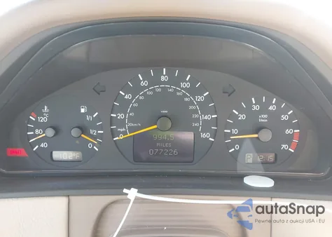 2000 Mercedes-Benz E 320 from USA, damaged, VIN WDBJF65J7YB004634